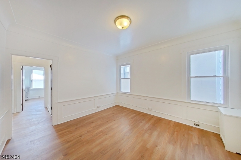 183 Broad St 1r Property Photo 4