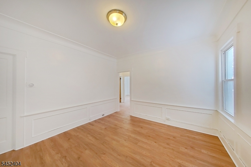 183 Broad St 1r Property Photo 5
