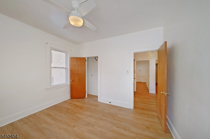 183 Broad St 1r Property Photo 9