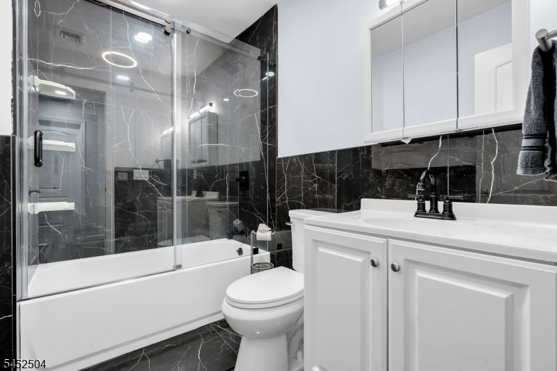 21 John Pl Property Photo 25
