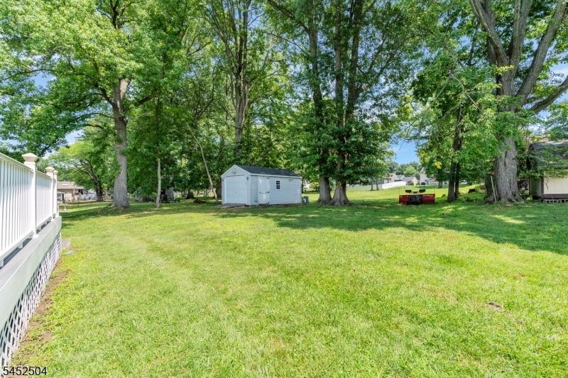 21 John Pl Property Photo 35