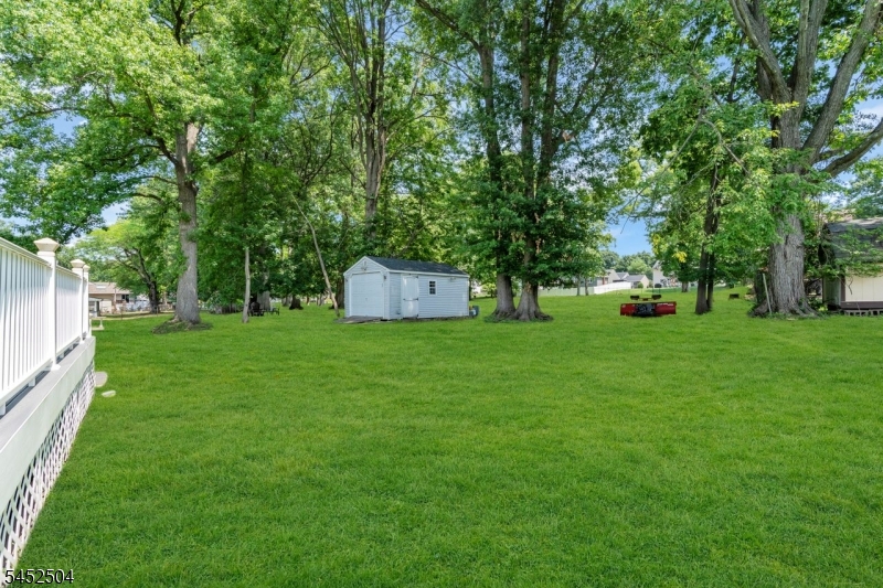 21 John Pl Property Photo 37