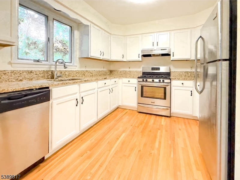 6 Magnolia Ct 8b Property Photo 2