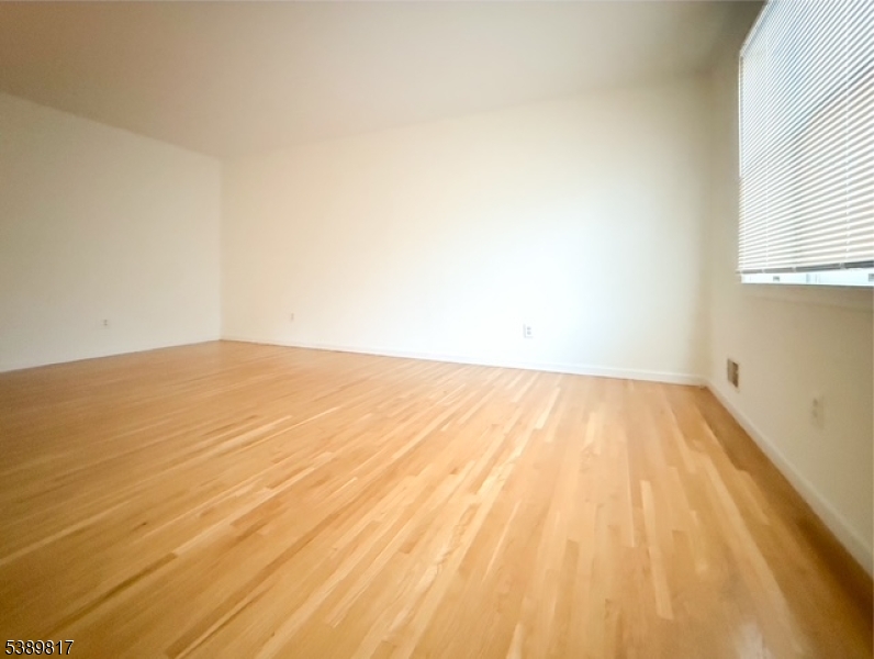 6 Magnolia Ct 8b Property Photo 5