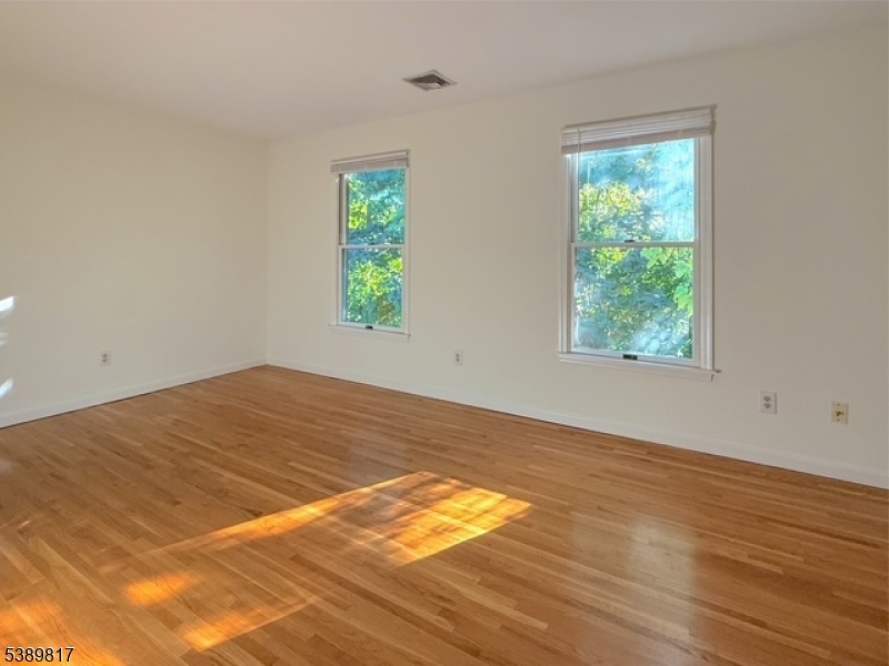 6 Magnolia Ct 8b Property Photo 6