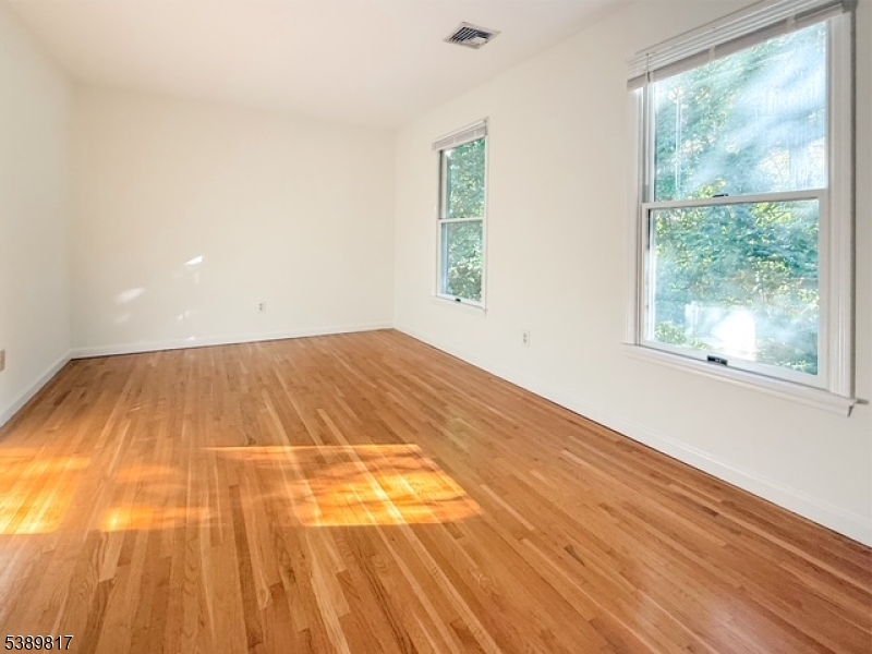6 Magnolia Ct 8b Property Photo 7
