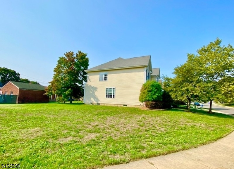 24 Skurka Ct Property Photo 3