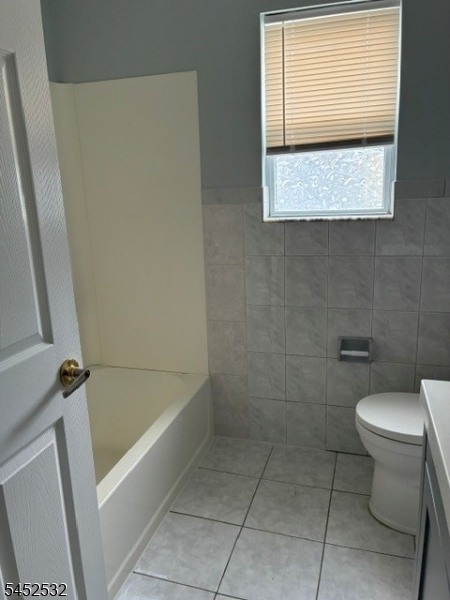 155 Fairview Ave C Property Photo 10