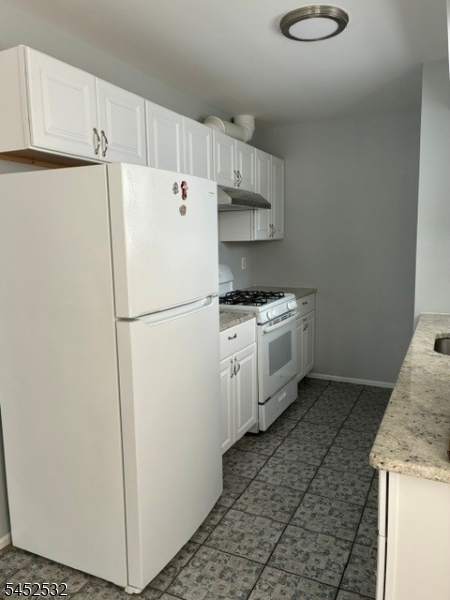 155 Fairview Ave C Property Photo 17