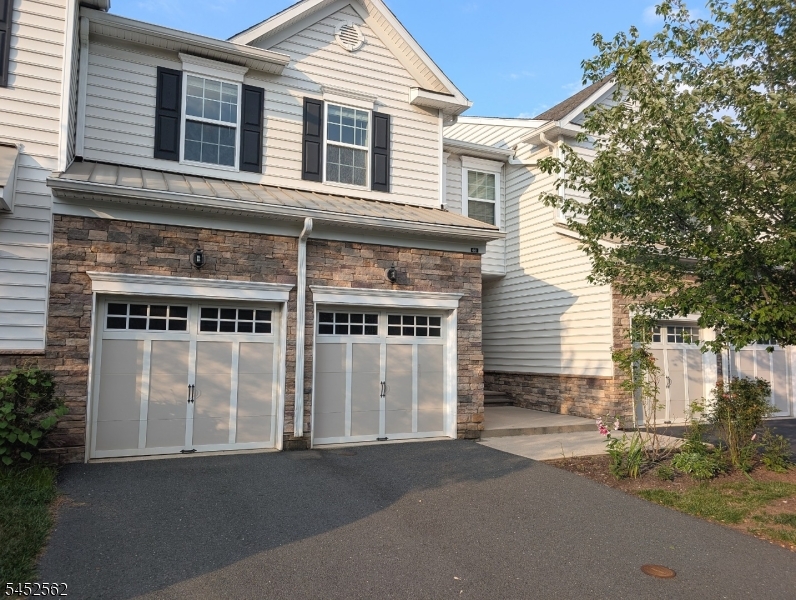 68 Autumn Ln Property Photo 1