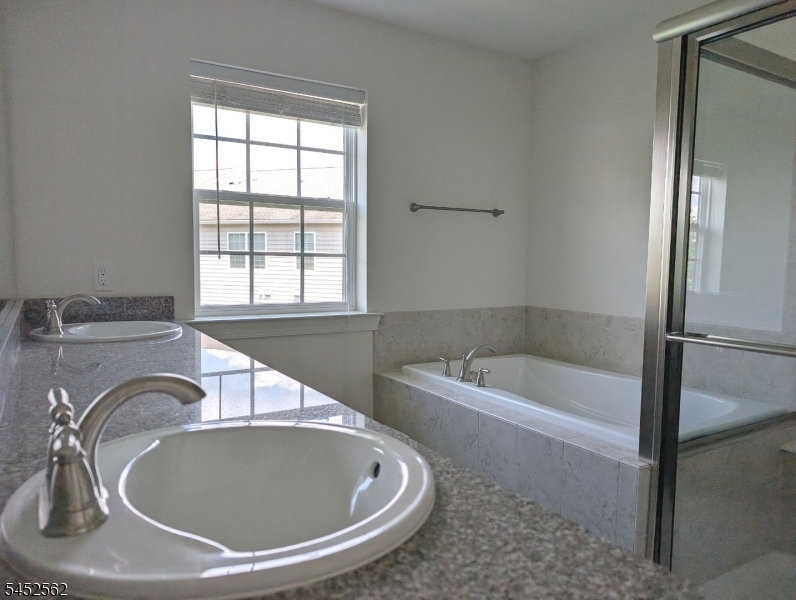 68 Autumn Ln Property Photo 7