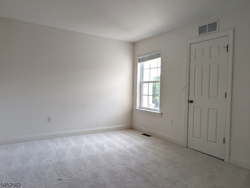 68 Autumn Ln Property Photo 11