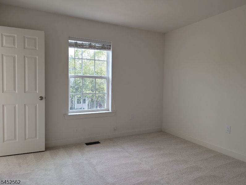 68 Autumn Ln Property Photo 12