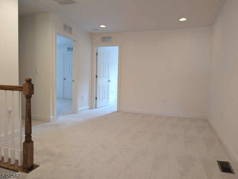 68 Autumn Ln Property Photo 13