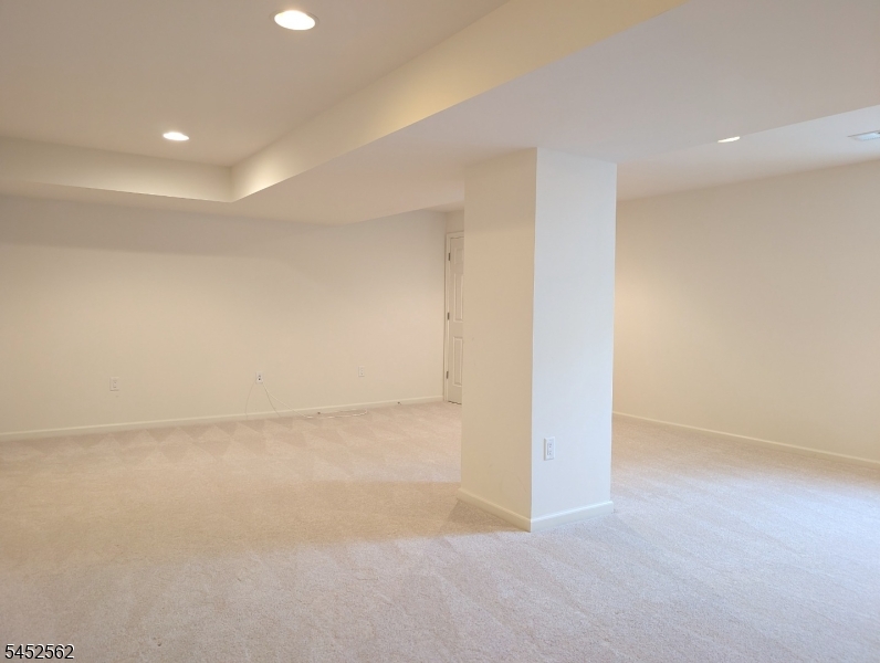 68 Autumn Ln Property Photo 16