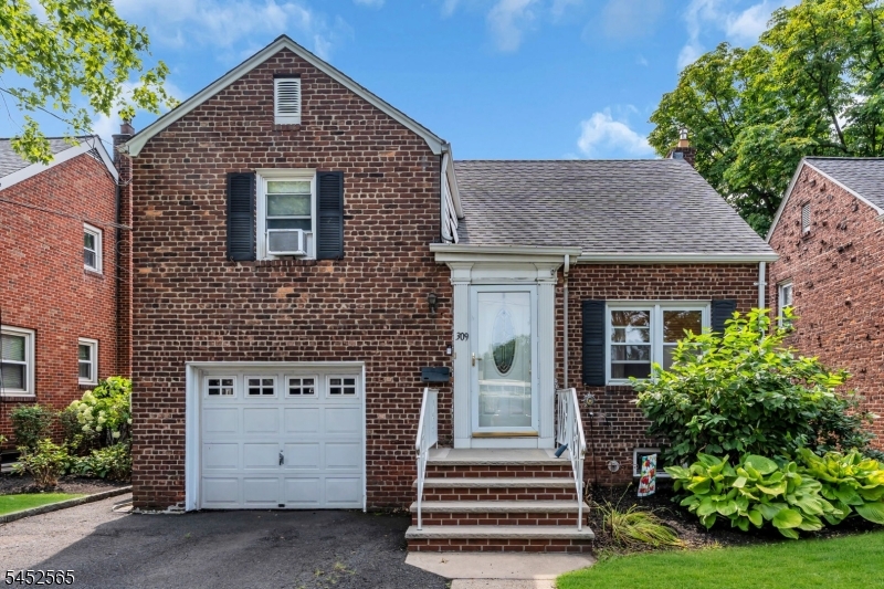 309 Raritan Rd Property Photo 1