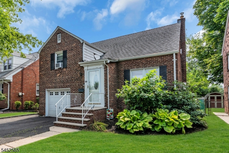 309 Raritan Rd Property Photo 2