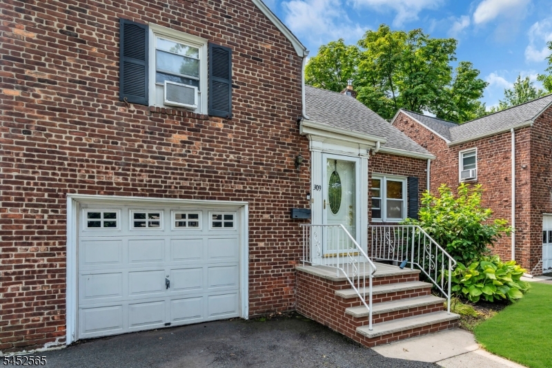 309 Raritan Rd Property Photo 3
