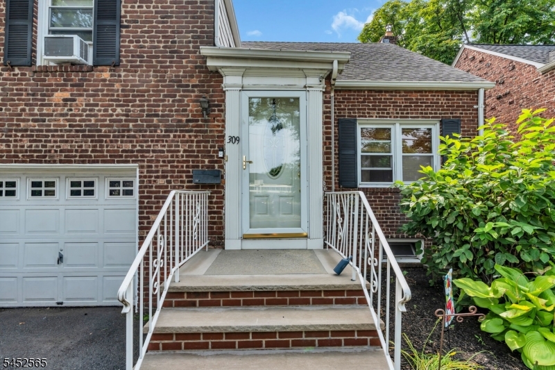 309 Raritan Rd Property Photo 7