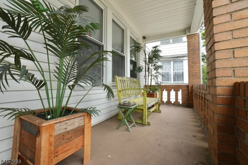 191 N 16th St Property Photo 4