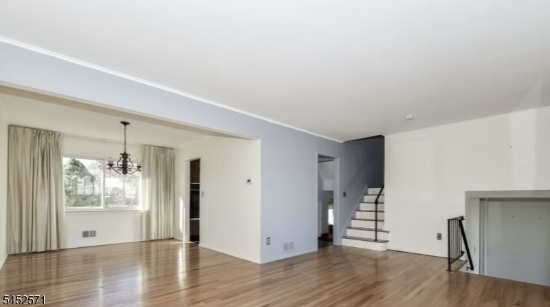 2462 Woodside Rd Property Photo 2
