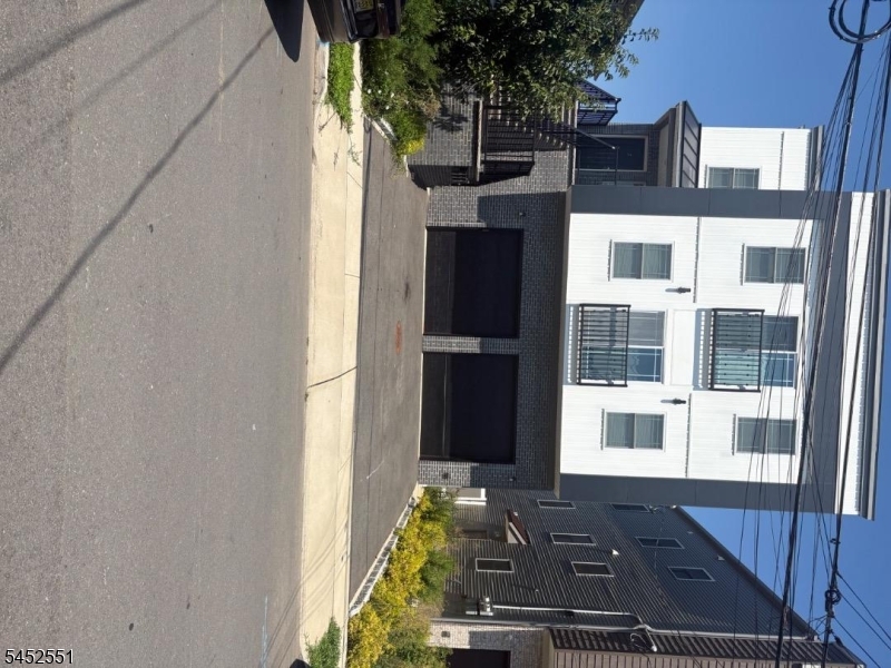 325 Doyle St Property Photo 1
