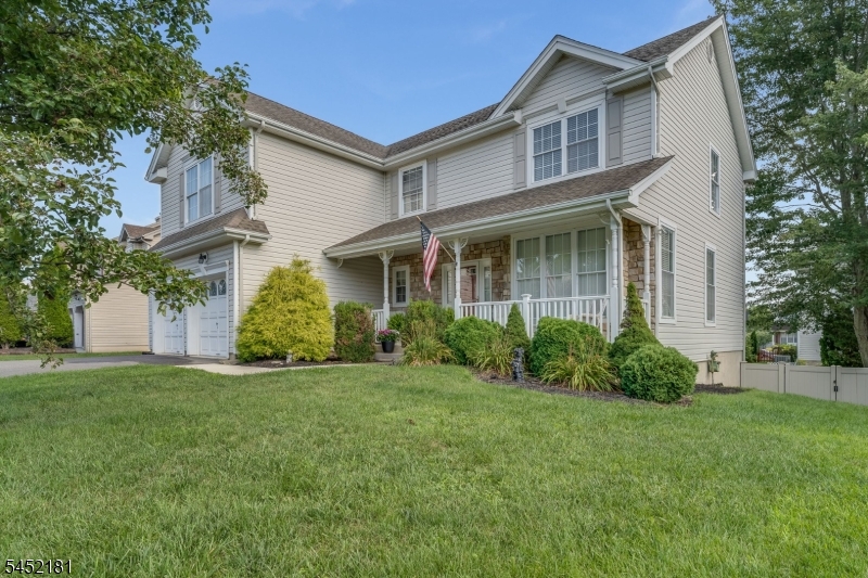 13 Grant Way Property Photo 2