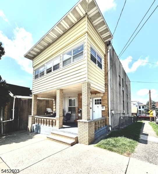 53 Harrison Ave Property Photo 1