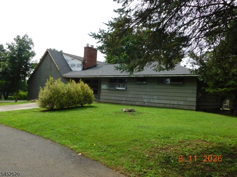 211 Pickle Rd Property Photo 2