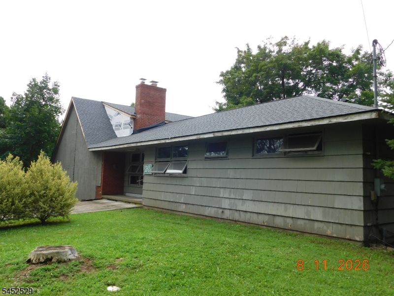 211 Pickle Rd Property Photo 4