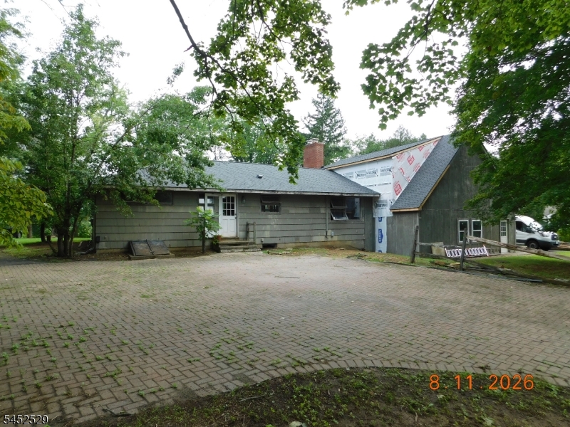 211 Pickle Rd Property Photo 5