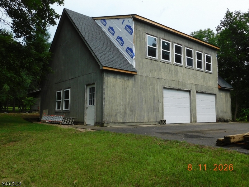 211 Pickle Rd Property Photo 6