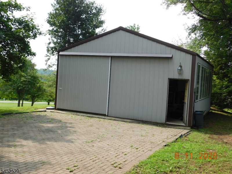 211 Pickle Rd Property Photo 7
