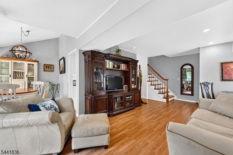 3411 Richmond Ct Property Photo 10