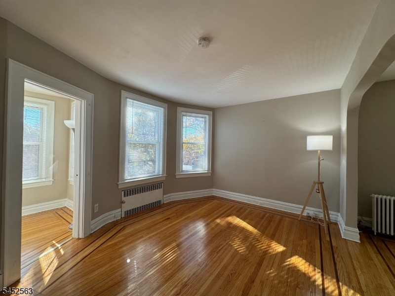 271 Davis Ave 2 Property Photo 4