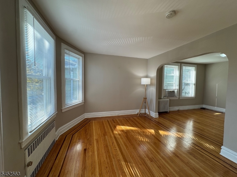 271 Davis Ave 2 Property Photo 5