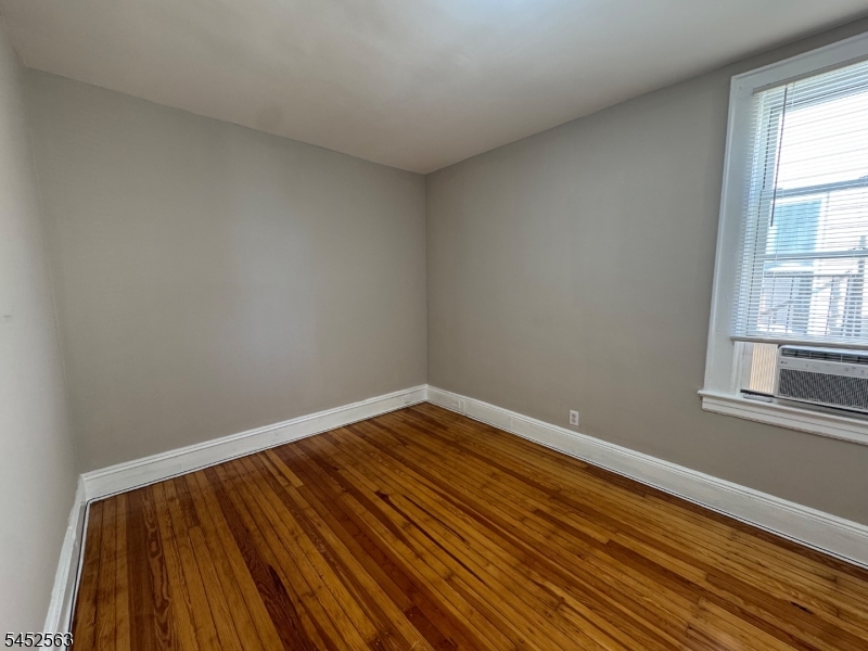 271 Davis Ave 2 Property Photo 13