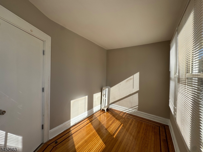 271 Davis Ave 2 Property Photo 23