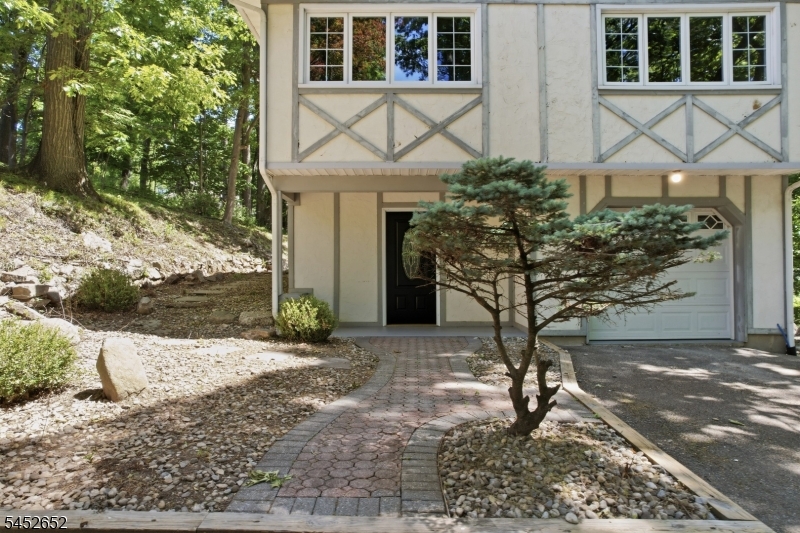3 Conklin Ave Property Photo 3