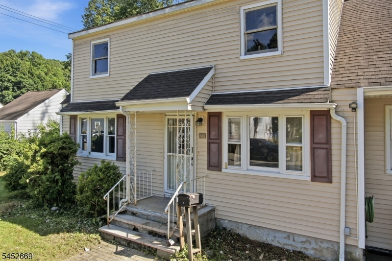 10 George St Property Photo 4