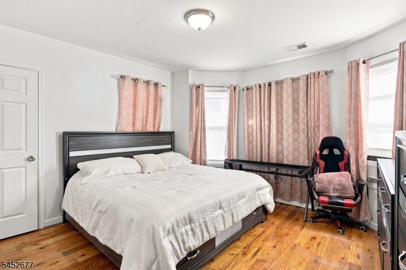 220 Murray St Property Photo 15