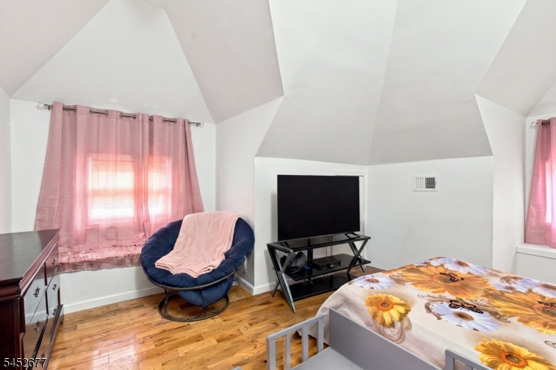 220 Murray St Property Photo 18