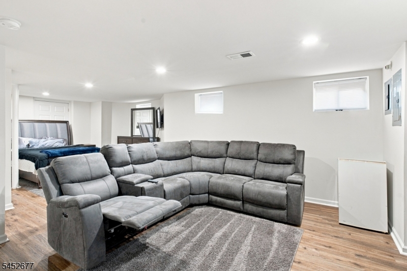 220 Murray St Property Photo 22