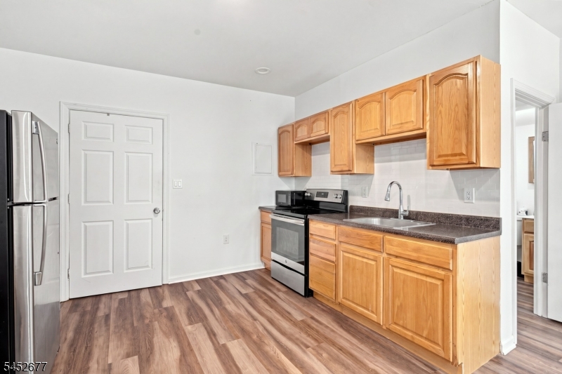 220 Murray St Property Photo 26