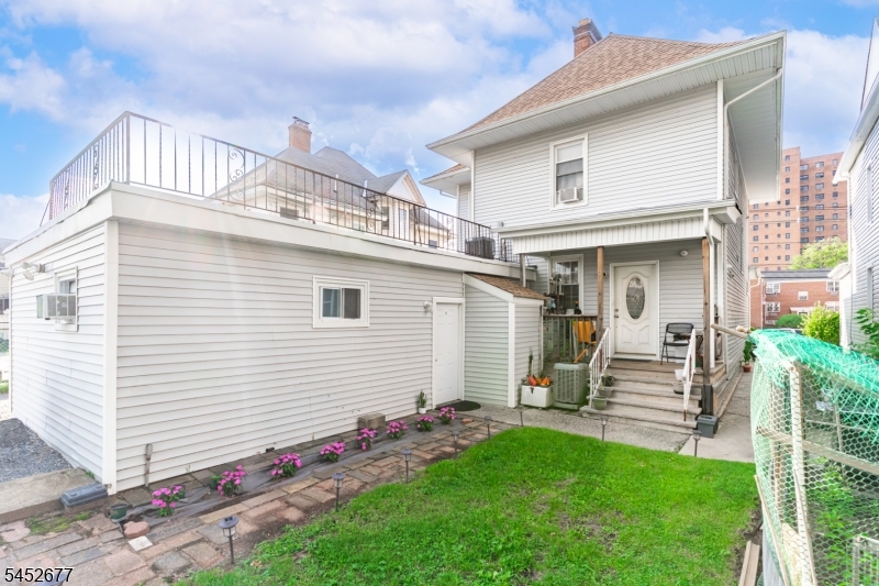 220 Murray St Property Photo 29