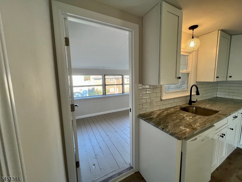 34 Wagner Pl 2 Property Photo 8