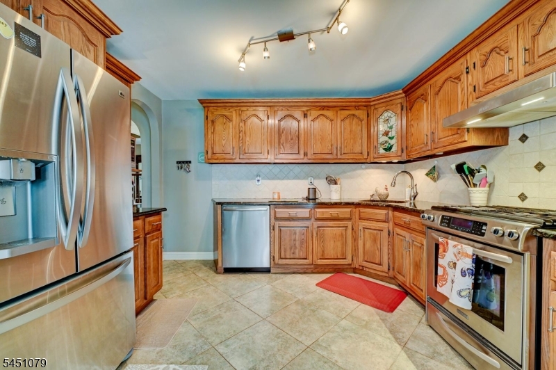 115 Olive Ave Property Photo 13