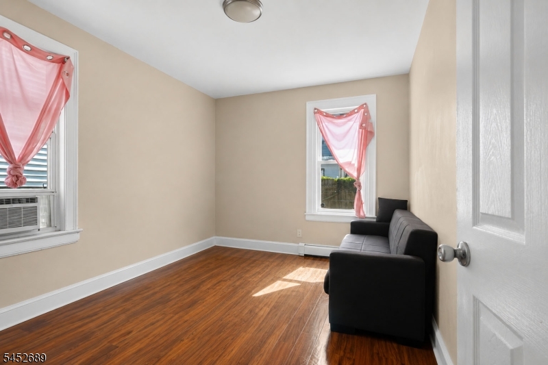 596 S 19th St Property Photo 15