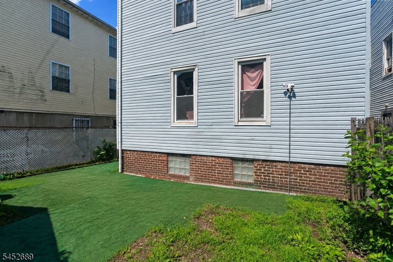 596 S 19th St Property Photo 42