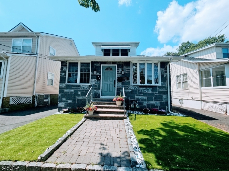 552 Paul St 2 Property Photo 1